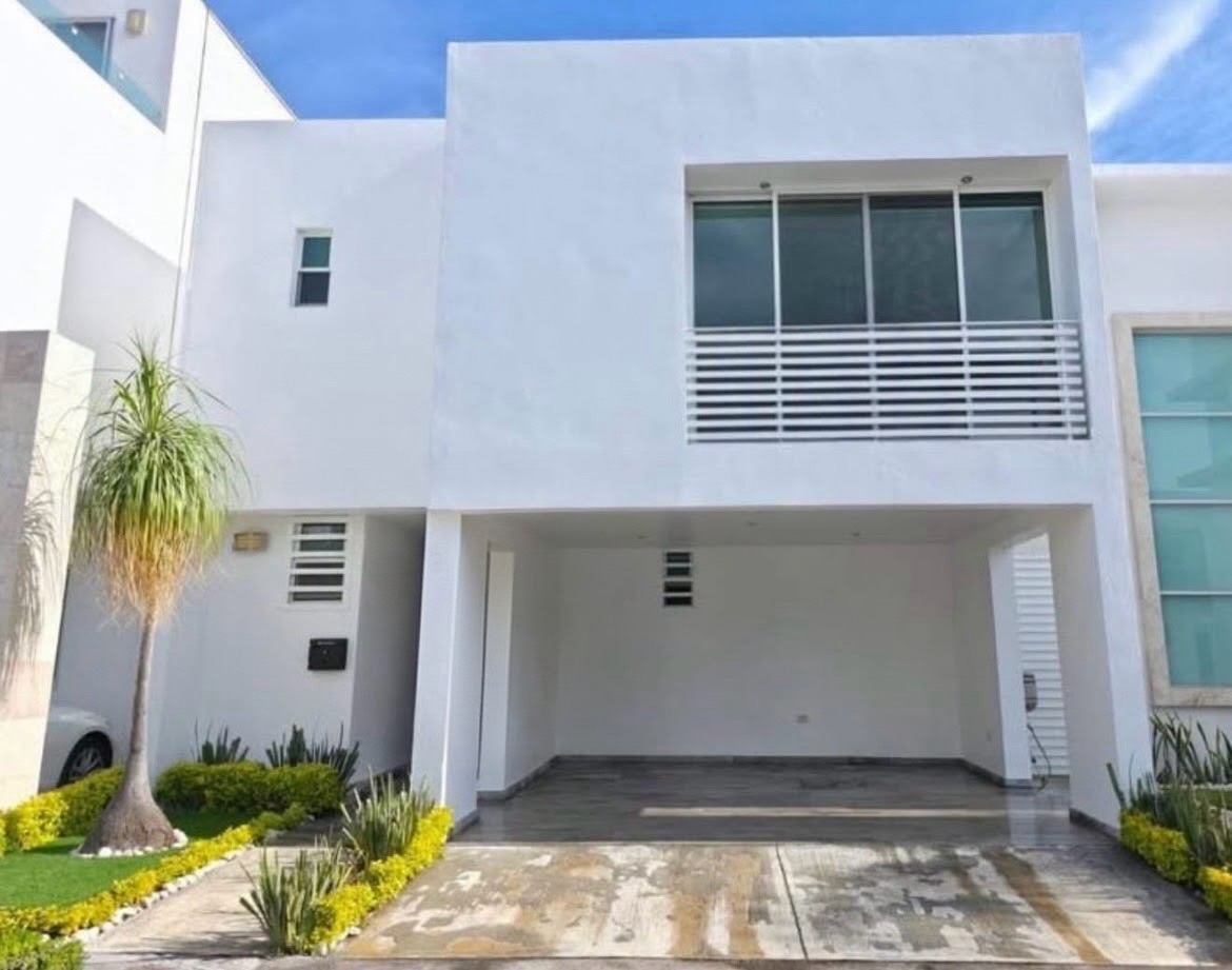 Casa en renta Cluster con alberca